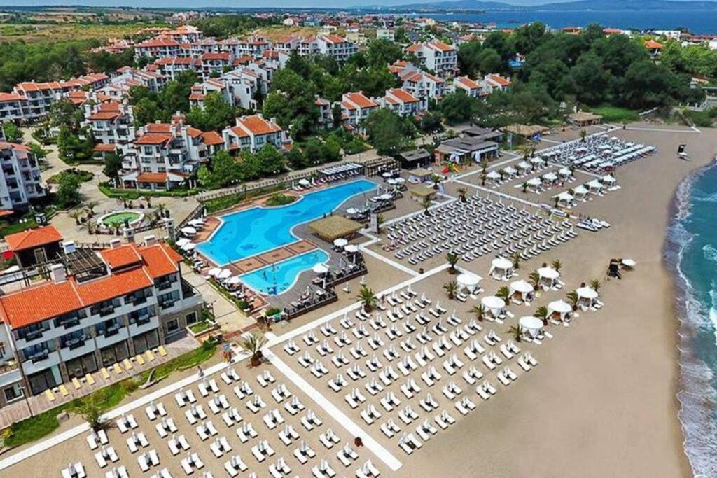Apartment In The Picturesque Oasis Resort & Spa Lozenets Exterior foto
