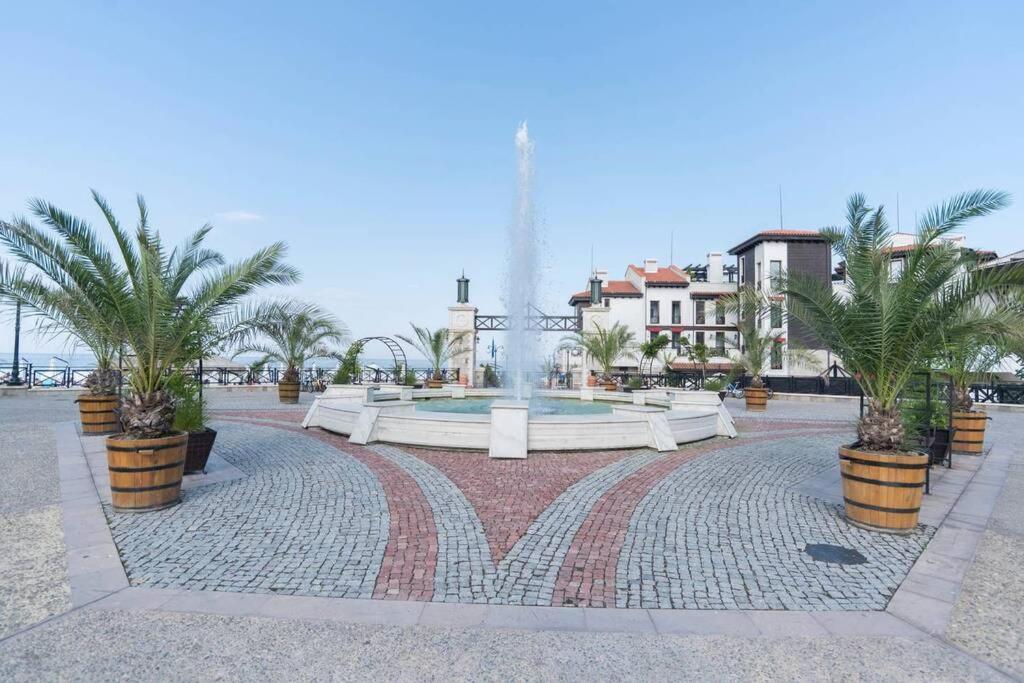 Apartment In The Picturesque Oasis Resort & Spa Lozenets Exterior foto